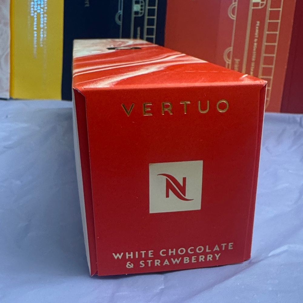 Nespresso Vertuo limted edition - White Chocolate & Strawberry sleeve